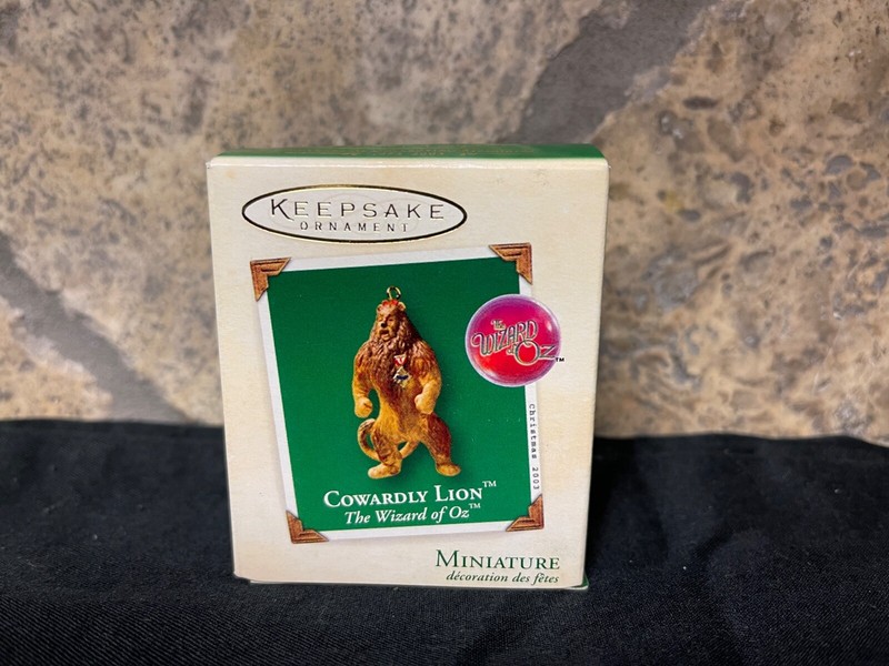 Hallmark 2003 - Cowardly Lion / Miniature  - Wizard of Oz