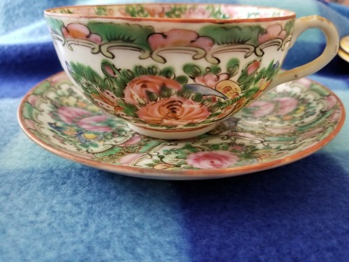 Lot of Chinese Famille Rose Thin Porcelain 2 Cups & Saucers Plus 1 Asian Teacup - Picture 4 of 12