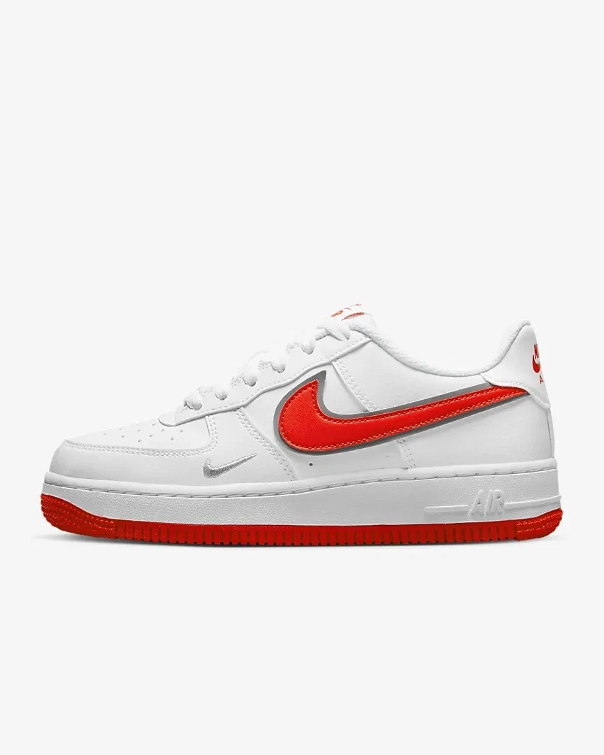 Nike white & red air hotsell force 1 07 lv8 trainers