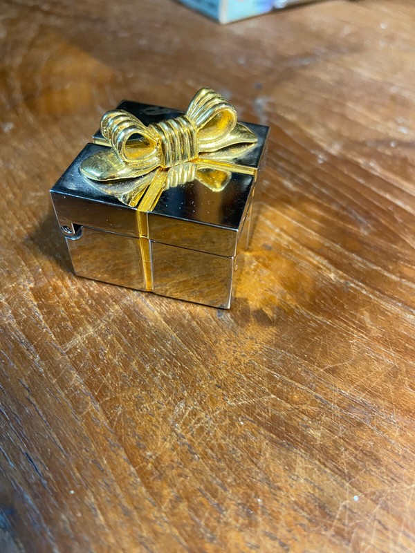 Gold and Silver Toned Quartz Clock, Gift Wrapped Box Design, Bow Bey-Berk