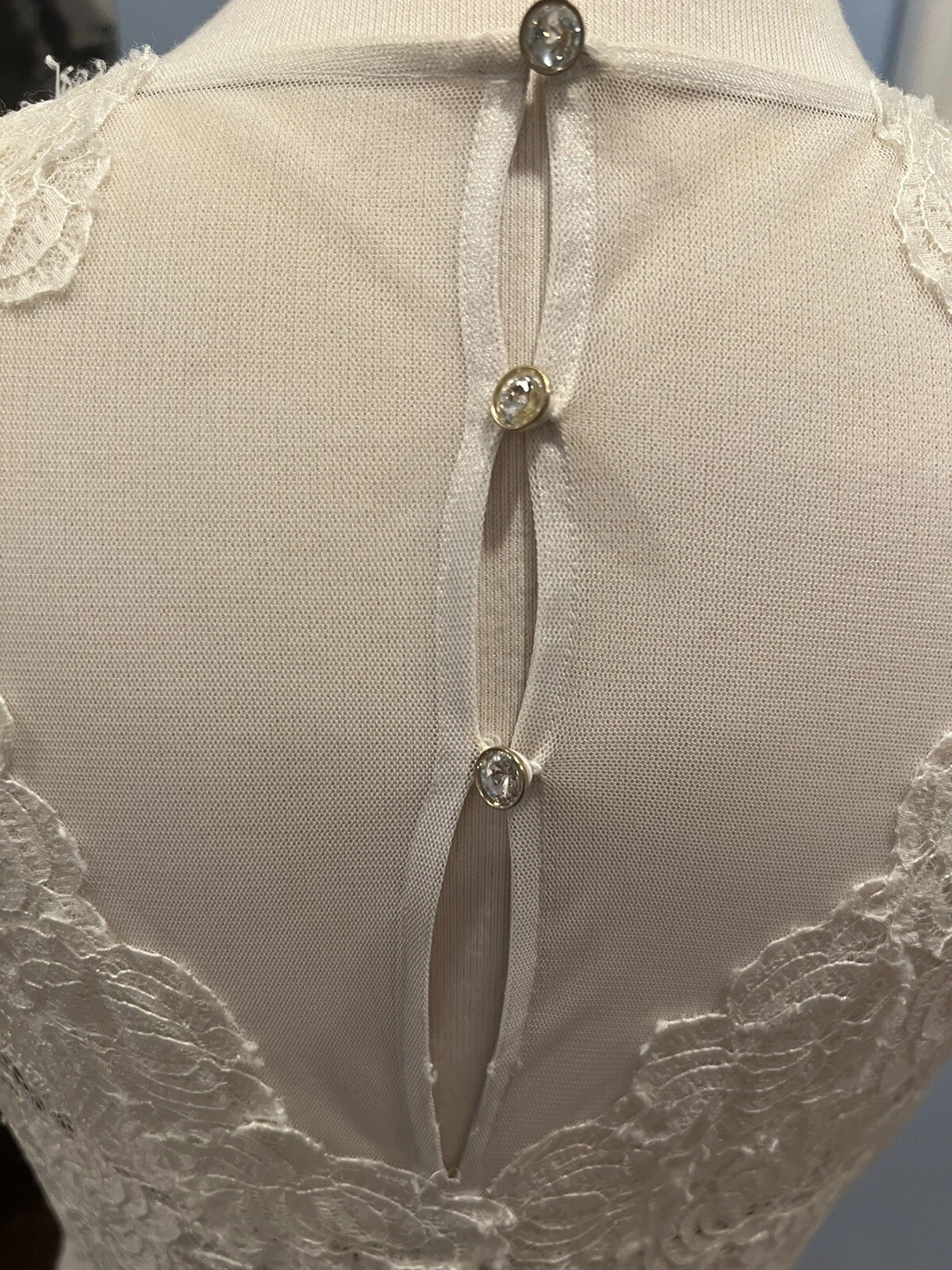 OFF WHITE Abito da ballo senza maniche Ted Baker Off bianco in pizzo e micro pieghe taglia 4 Regno Unito