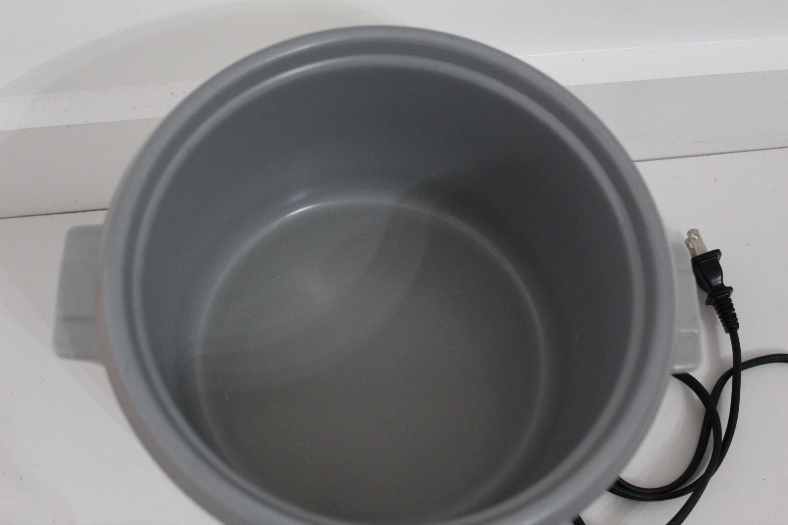 Zojirushi NHS10 6Cup Uncooked Rice Cooker steamer and warmer Used