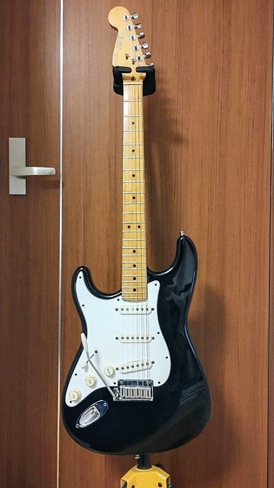 Preços baixos em American Standard Fender Canhoto Guitarras