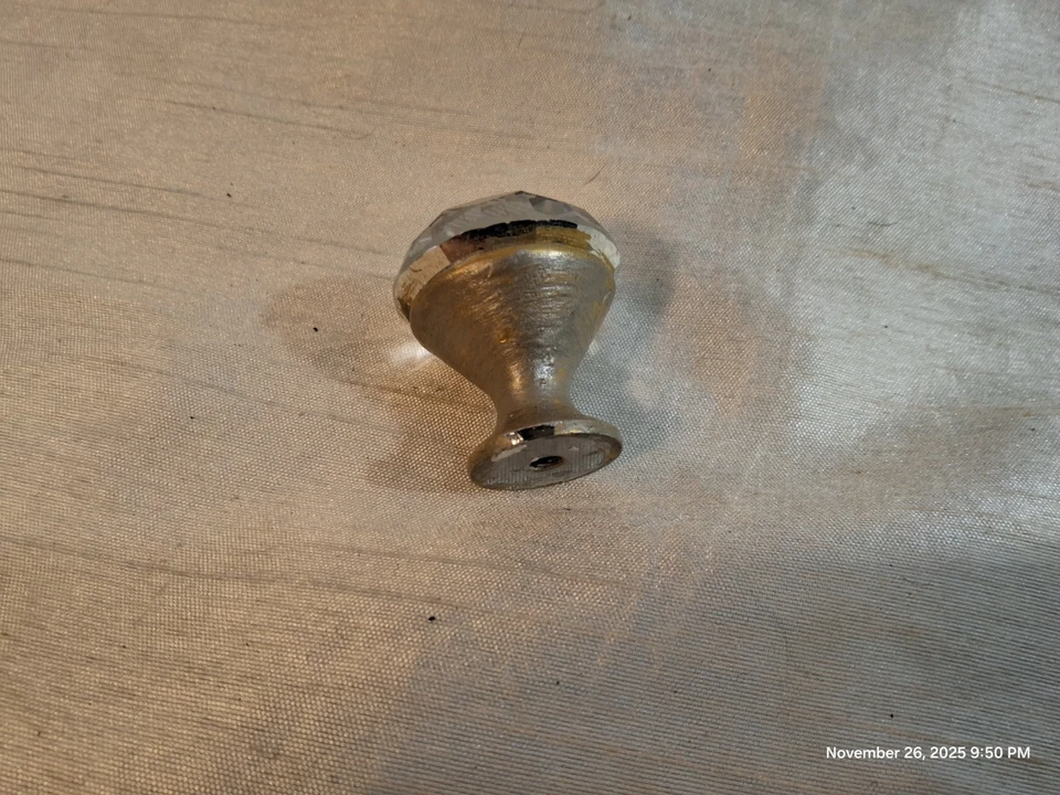 Elegantes perillas de tocador de armario de vidrio cortado en cristal Foto 3 de 4