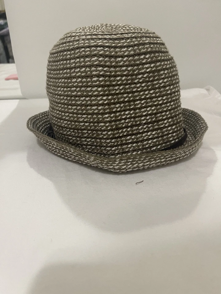 Sombrero Mujer Blanco y Tostado con Borde de Lazo de Cuero Estilo Años 20’s Foto 4 de 4