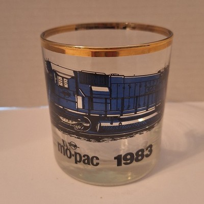 Missouri Pacific Railroad Gold Rimmed Rocks Tumbler Mo-Pac 1983 Engine 3234