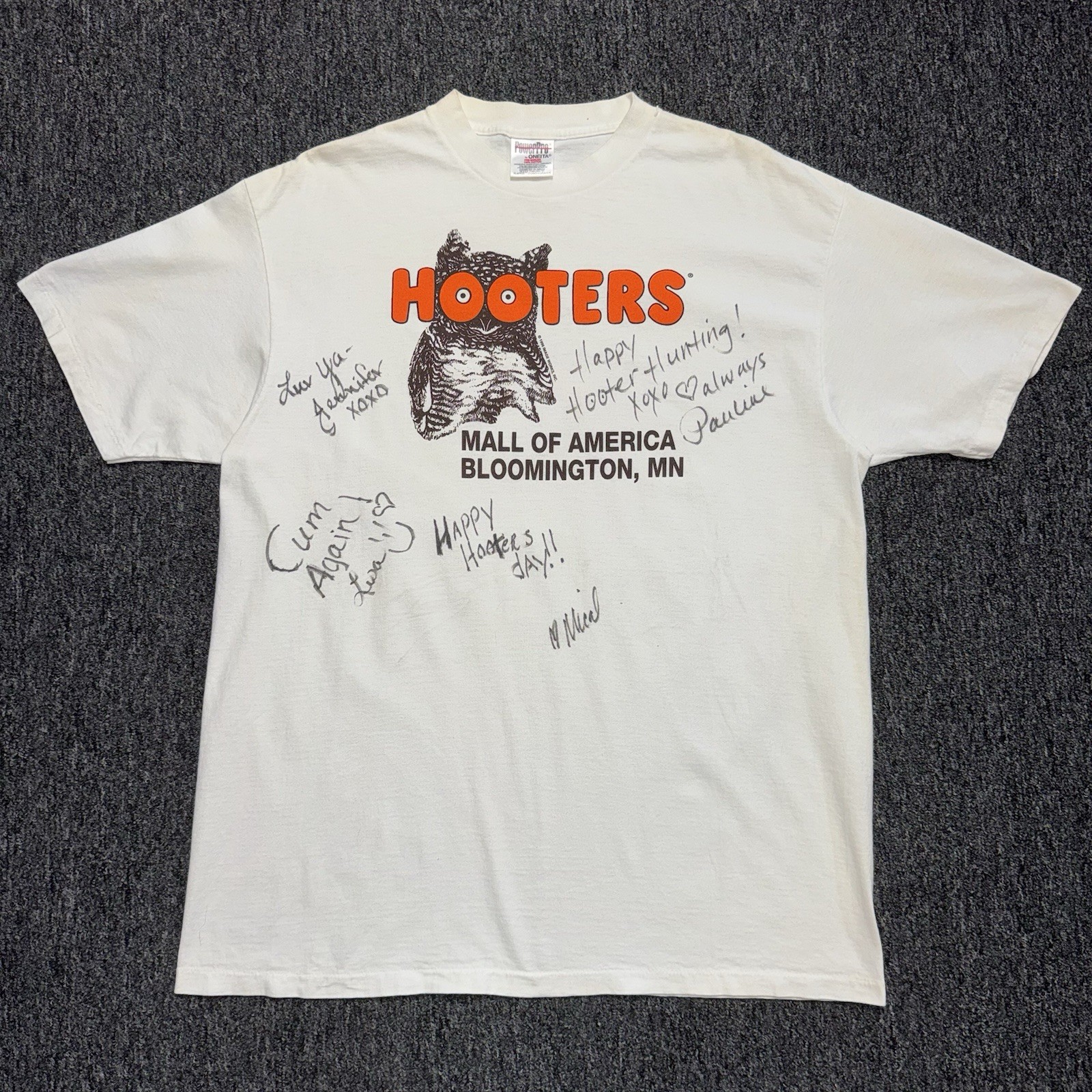 Vintage 90s Hooters Mall of America Signed White Single Stitch T-Shirt Sz XL