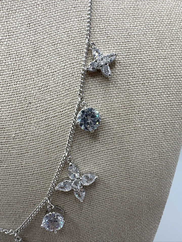 Collar Goregous Joan Boyce Tono Plata Flor Cuelga Dije Ajustable 20" Foto 3 de 4