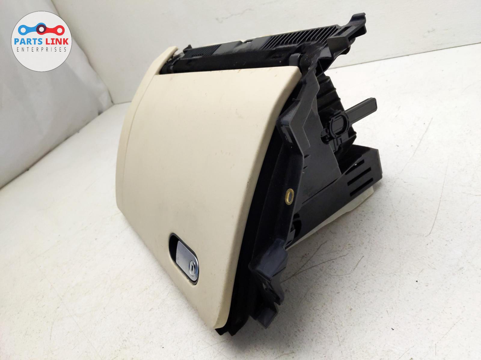 2016-2020 BENTLEY BENTAYGA RIGHT DASH GLOVEBOX STORAGE TRAY TRIM LID ASSEMBLY RH