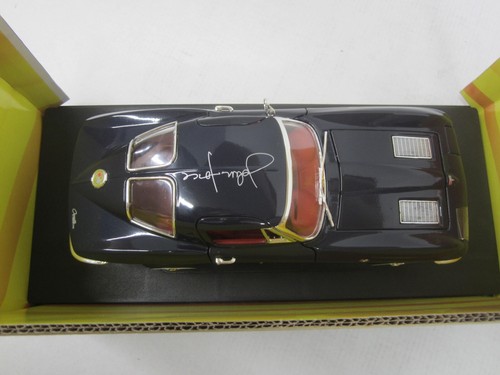 ERTL AMERICAN MUSCLE SCALA 1:18 JOHN FORCE 1963 CHEVROLET CORVETTE FINESTRA DIVISA - Foto 6 di 9