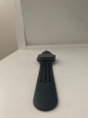 Apple Watch SE Nike 44mm Space Gray Aluminum Case with Anthracite/Black Sport...