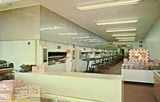 Vintage Postcard  GEORGIA U.S.A. CLAXTON BAKERY   HOME OF "FRUIT CAKE"  UNPOSTED