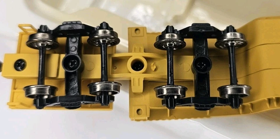 932-5623 Walthers Union Pacific 81' 4-truck Depressed Center Flat Car - Image 3 of 4