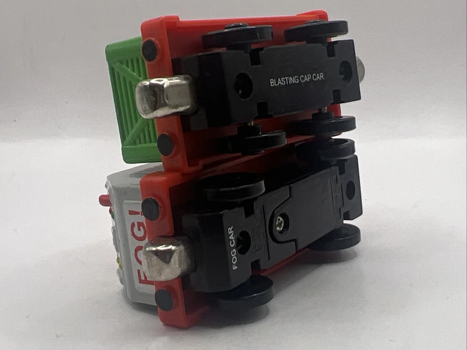 Thomas & Friends Take N Play Along Diecast Train BLASTING CAP & FOG CAR Sounds - Image 4 of 4