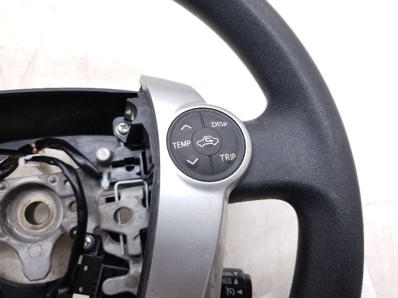 Toyota Prius C-Two 2012 volante Foto 4 de 4