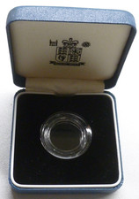 Royal Mint official Blue Box holds Full Sovereign / old £1 coin +capsule (empty)