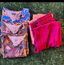 Women's Size M Scrubs 2 Premium Pants, 3 Tops: Worn x 1  Not Worn As Pictured.