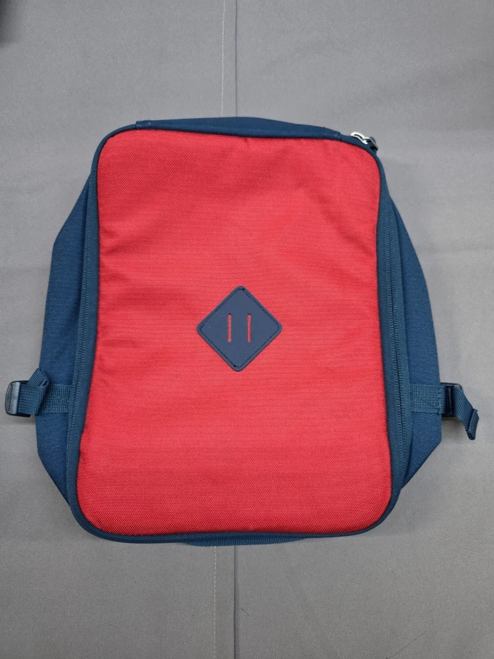 Mochila unisex Levis Signature con lonchera desmontable, roja y azul marino Foto 3 de 4