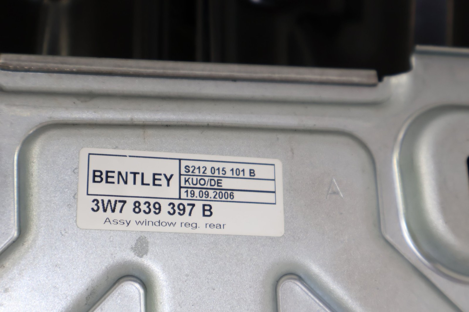 Bentley Continental GT 2006-2010 Rear Left Window regulator