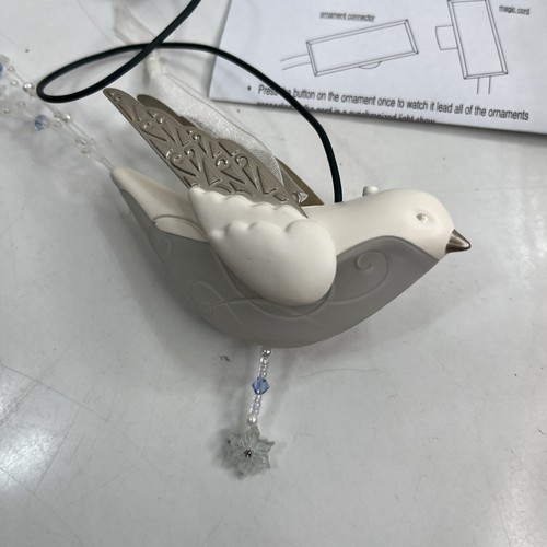 Hallmark Christmas Ornament 2010 Wonder & Light Twinkling Snowbird Very Nice! - Picture 4 of 7