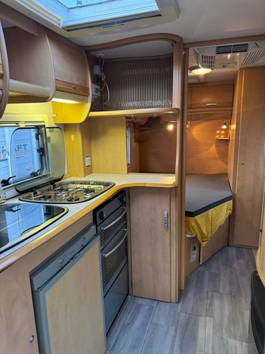 2005 Bailey Senator with Ensuite, Sleeps 4-5 people!! - Picture 11 of 24