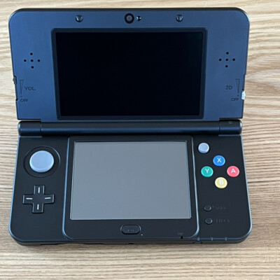 3DS黒本体、ワンピース、妖怪ウォッチ、ドッグス➕キャッツ　ソフト3本！ 3DS黒本体、ワンピース、妖怪ウォッチ、ドッグス➕キャッツ