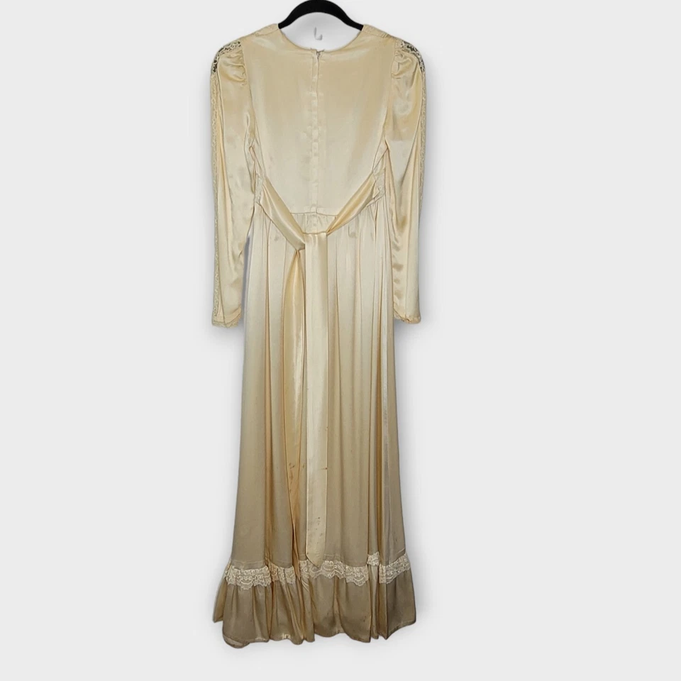 Vestido de novia de colección Gunne Sax satinado encaje recortado talla 7 moderno XS marfil Foto 4 de 4