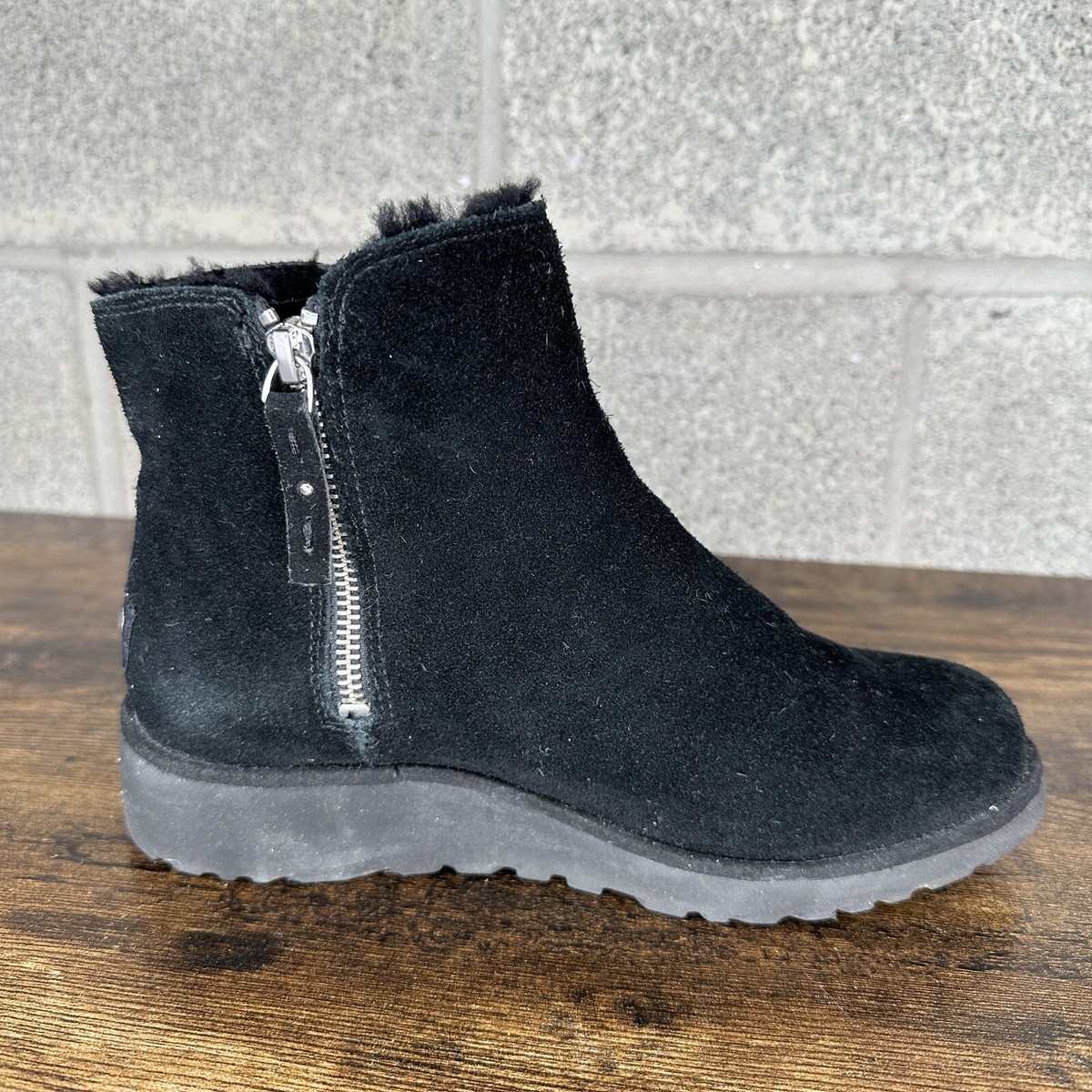 UGG Womens Shala Black Ankle Boots Wedge Sole 1018653 Size 6.5