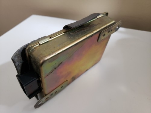 1992 Mazda B2600i 4x4 OEM ABS Control Module - Picture 5 of 8