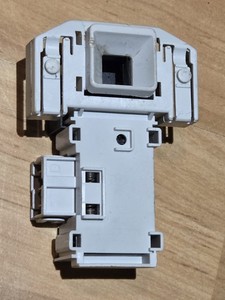 ✅Bosch/Siemens Türverriegelung Türschalter DM Series DM070 T.Nr.00610147