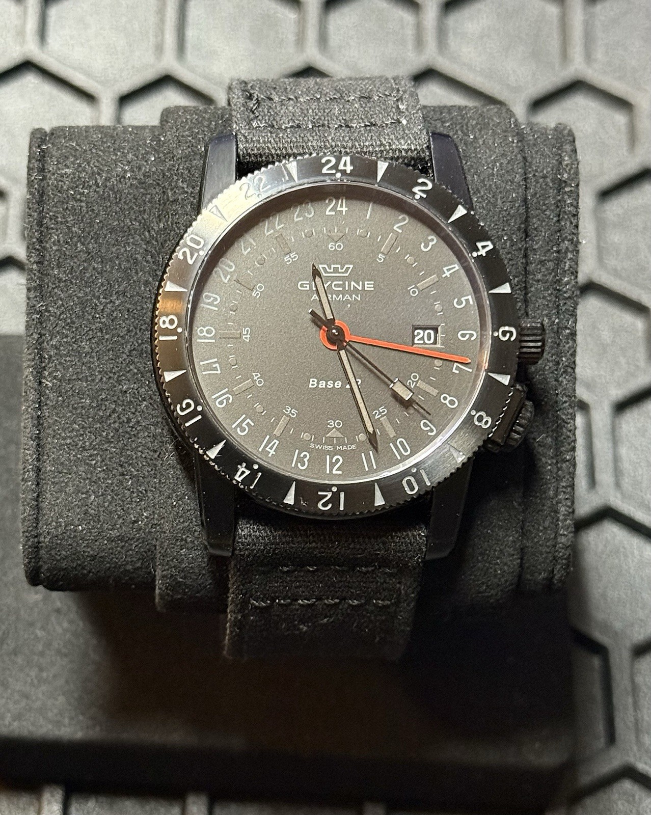 *RARE* Glycine Airman Base 22 GMT (Ref: GL-0215) Automatic men’s watch