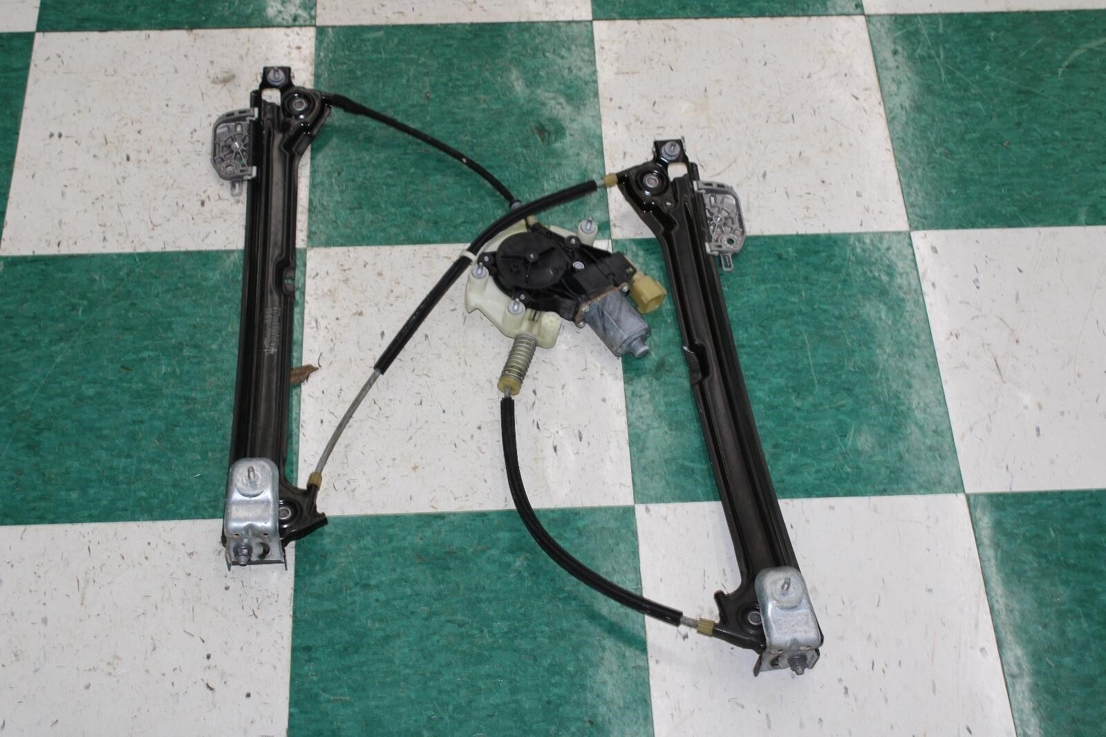 14-17 Ghibli Front Driver Side Left LH LF Power Window Glass Regulator OEM WTY