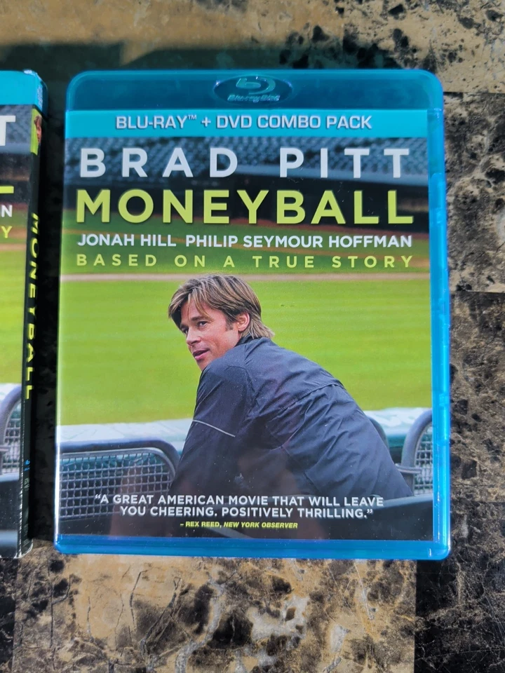 Moneyball (Blu-ray + DVD 2 Disc Combo Pack) w/Slipcover Brad Pitt NO Digital  Foto 3 de 4