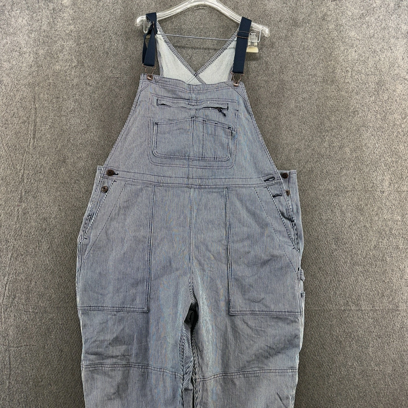 Duluth Trading Bib Overalls Women XLx31 Blue Hickory Stripe Outdoor Workwear
Opens in a new window o