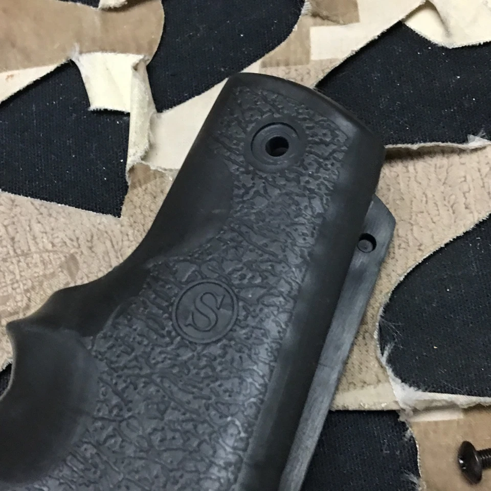 NUEVO Empuñadura de goma envolvente Kingman Spyder XTRA con tornillos - Negra 32E Foto 3 de 4