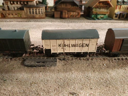 PIKO, VINTAGE VAN BAKELITE WAGONS, SCALE HO - Picture 7 of 11