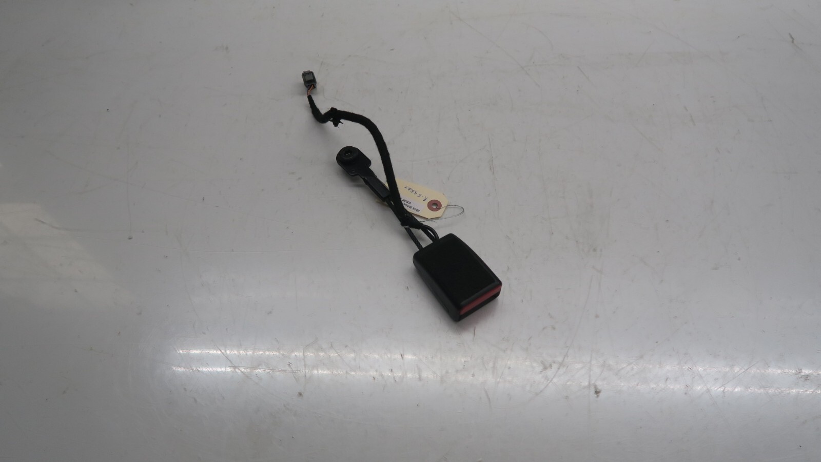 2014-2019 Maserati Ghibli OEM Right Front Passenger Seat Belt Buckle 670016904