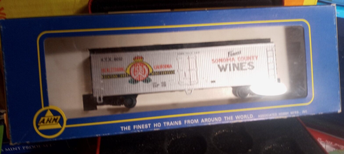 Sonoma County Wines AHM Reefer HO Boxcar Private Owner LTD Wine - Picture 4 of 4