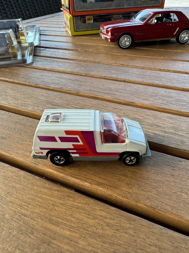 Hot Wheels 1978 Inside Story - почти как новый - белый мини-фургон - винтажный Blackwall - Изображение 3 из 4