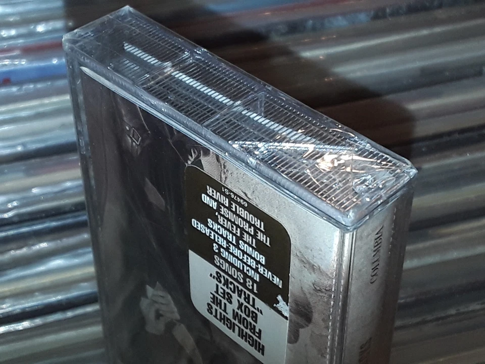 BRUCE SPRINGSTEEN 18 TRACK SONY MUSIC  HYPE STICKER CASSETTE TAPE USA NEW SEALED - Image 3 of 4