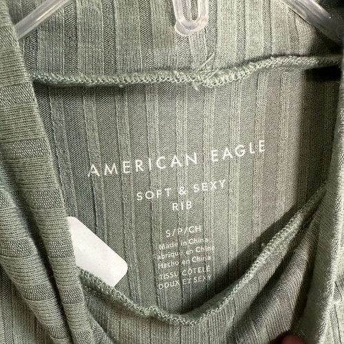 Canotta leggera American Eagle verde finto collo morbida sexy costina taglia S - Foto 3 di 6