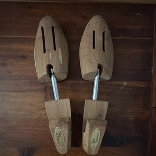 Allen Edmonds Wooden Shoe Trees Pair with Metal Shafts Wooden