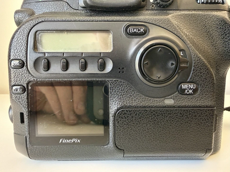 Fujifilm FinePix S2 Pro Digital SLR Camera With Sigma 28-135mm Sigma Zoom Lens, photo 4 of 5