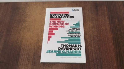 			Competing on Analytics: Updated, with a New Introduction: The New		