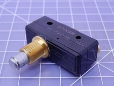 MICRO SWITCH BE-2RQ1-A4 BASIC / SNAP ACTION SWITCHES SNAP ACT PIN PLUNGER 25 A 6