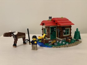 RETIRED LEGO CREATOR Lakeside Lodge 31048- 100% COMPLETE 3-in-1 Manuals, Minifig