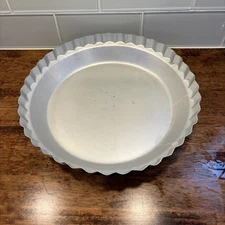 Vintage Fluted Aluminum Quiche Pan Wear Ever