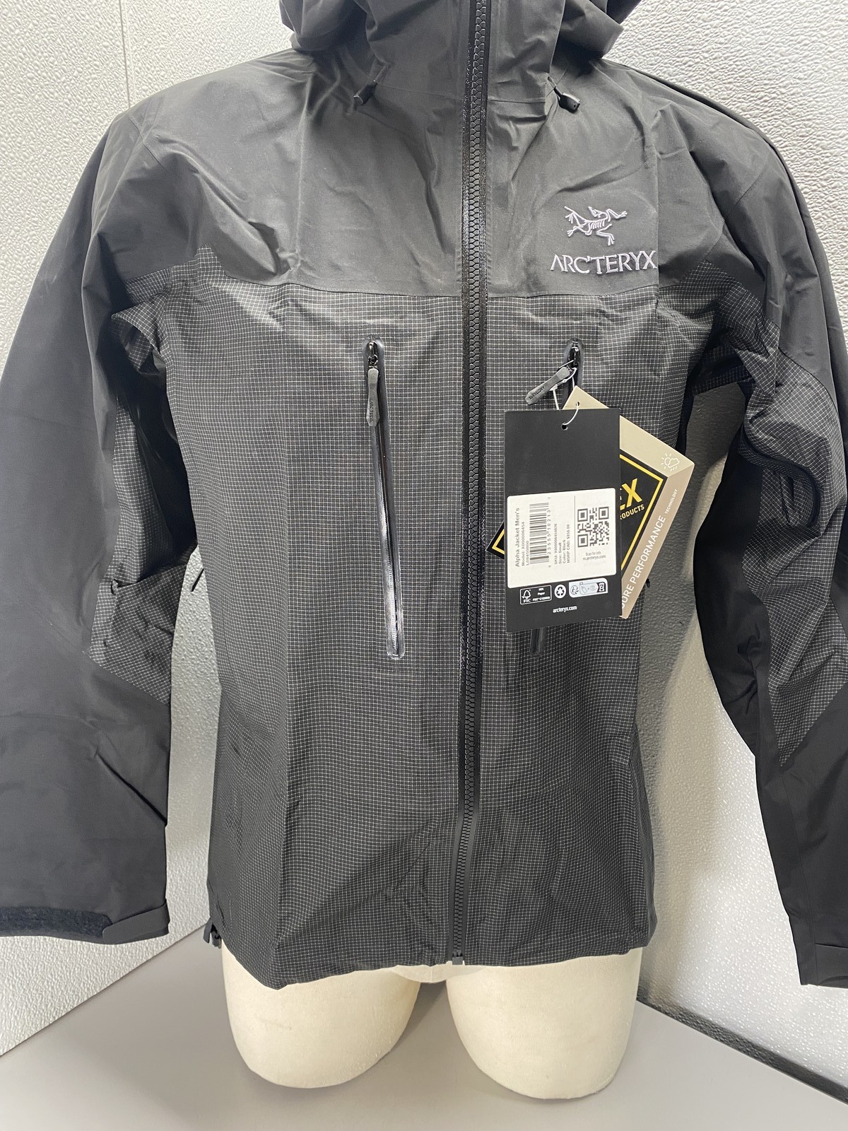 Arc'teryx Mens Alpha Hiking Alpine Ready Lightweight Jacket Size S Black thumbnail 3