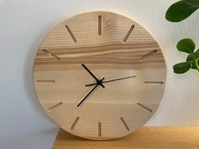 Wanduhr Holz Esche rund