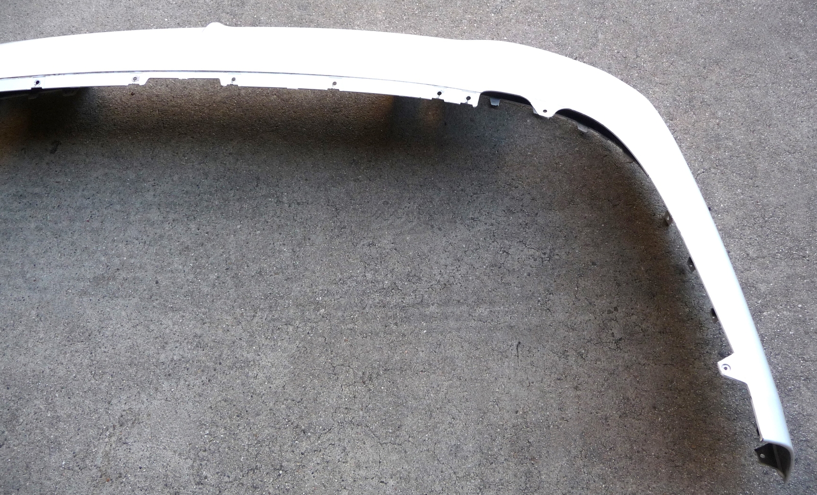 20-23 Bentley BY631 Flying Spur Sedan Rear Bumper Lower Diffuser 3SD807515 OEM